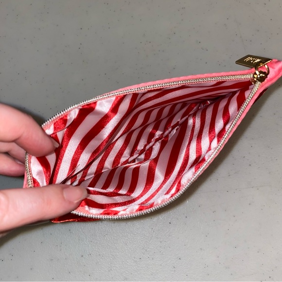 Ipsy Cosmetics Bag Holiday Pink with Red Bow - Picture 3 of 3